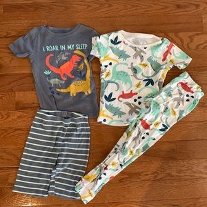 Boys Carter’s Pajamas sets size 8